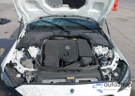 2022 Mercedes-Benz C 300 4Matic z USA, uszkodzony, nr VIN W1KAF4HB8NR037922